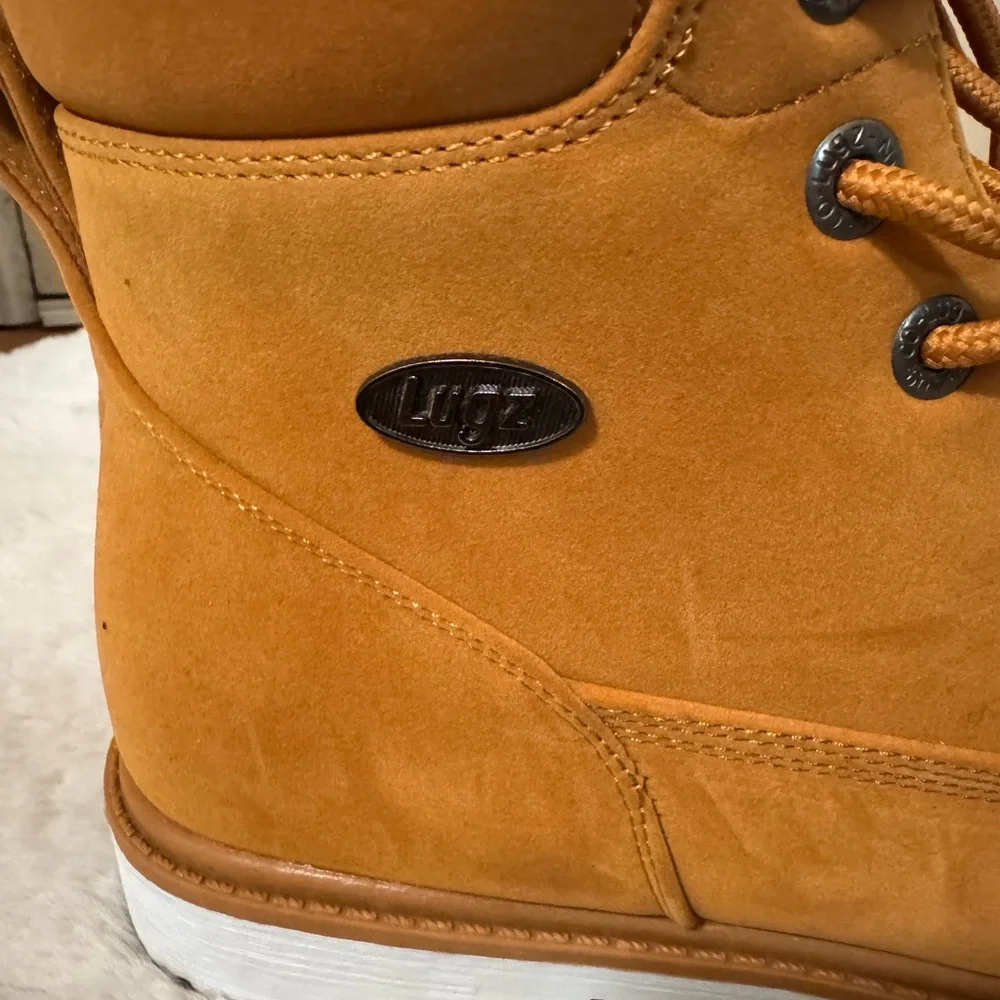 Lugz Classic Brown Lace-Up Boots. 11.5